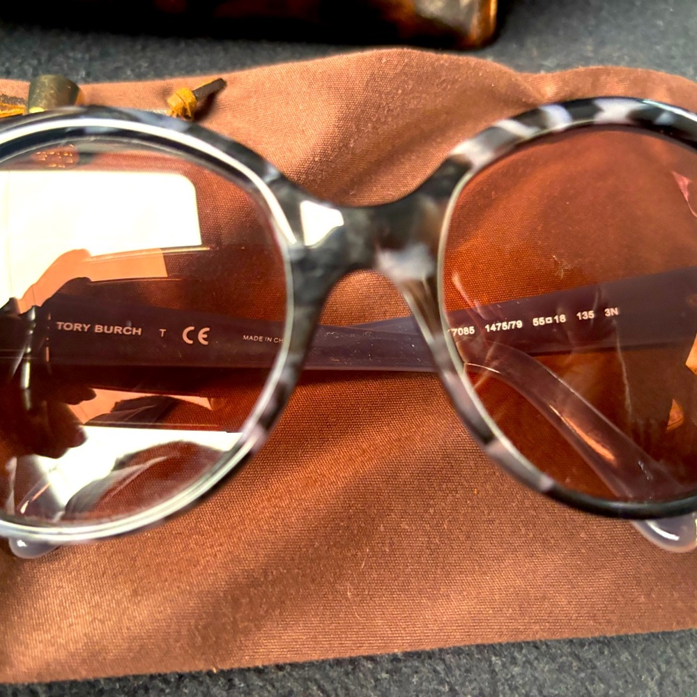 Aunthentic Tory Burch round Blue and grey shades frames only